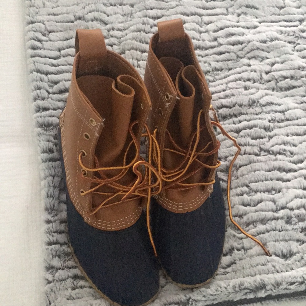 Barely worn women’s size 8 bean boots